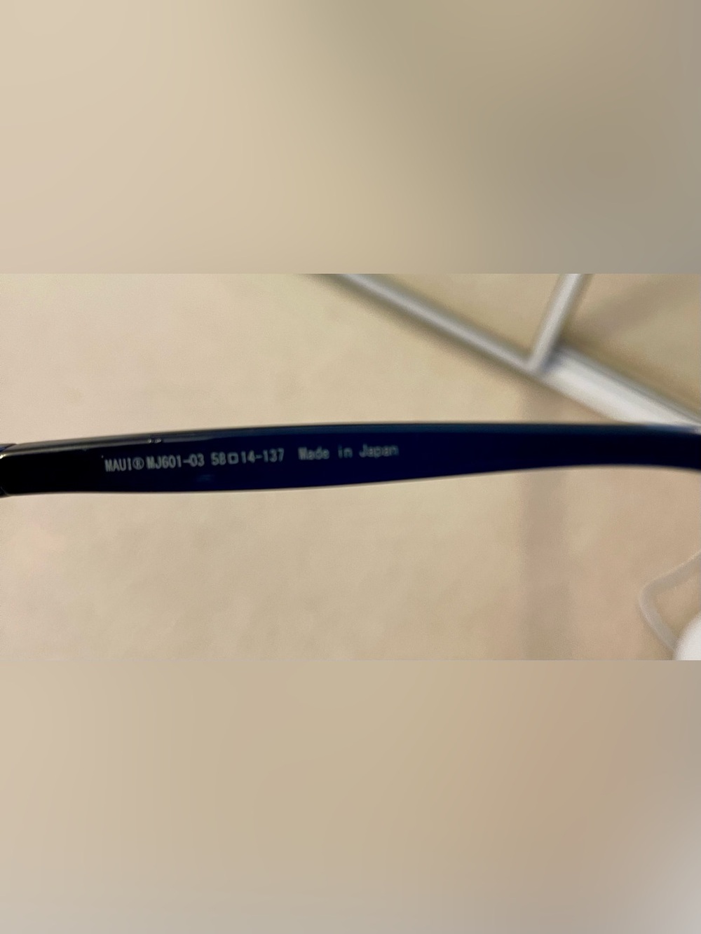 Maui Jim polarized Blue Sunglasses - Picture 8 of 9